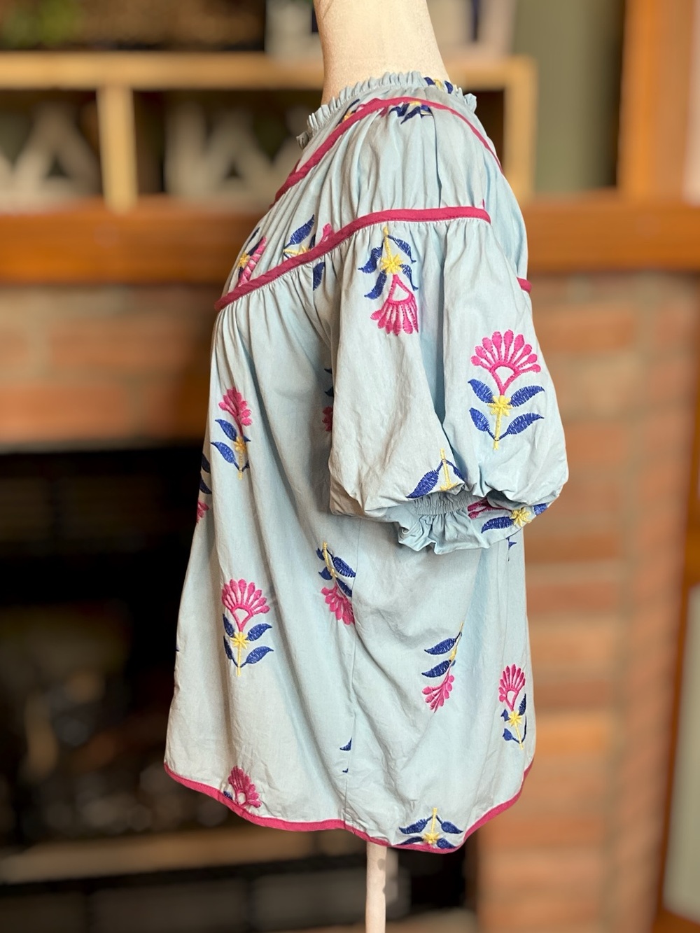 Umgee Embroidered Puff Sleeve Blouse, size S - Picture 2 of 6